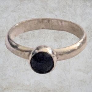 NWT size 4 tiny lapis lazuli sterling silver. Ready to gift.